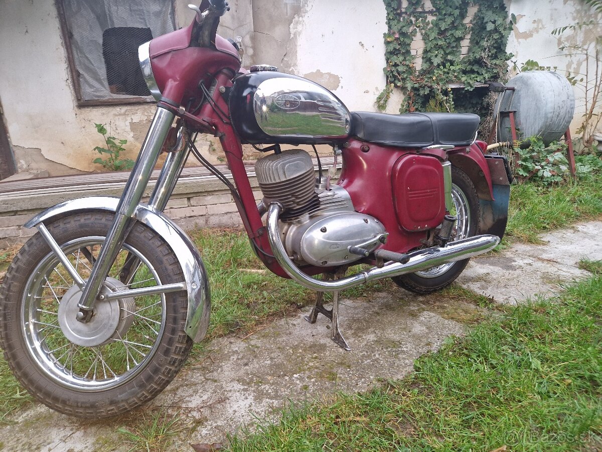 Patina Jawa 250 typ 559 rv 67 platne doklady biele spz