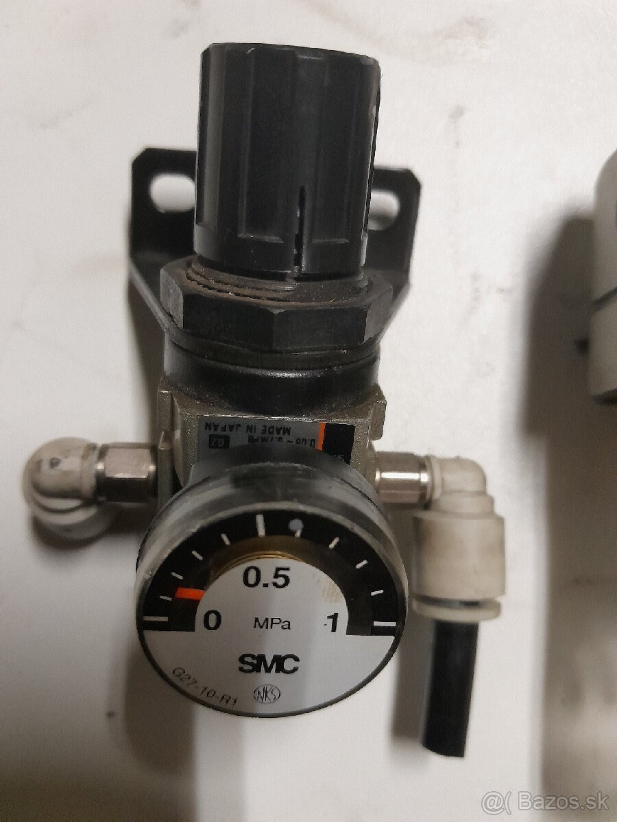 Regulator tlaku