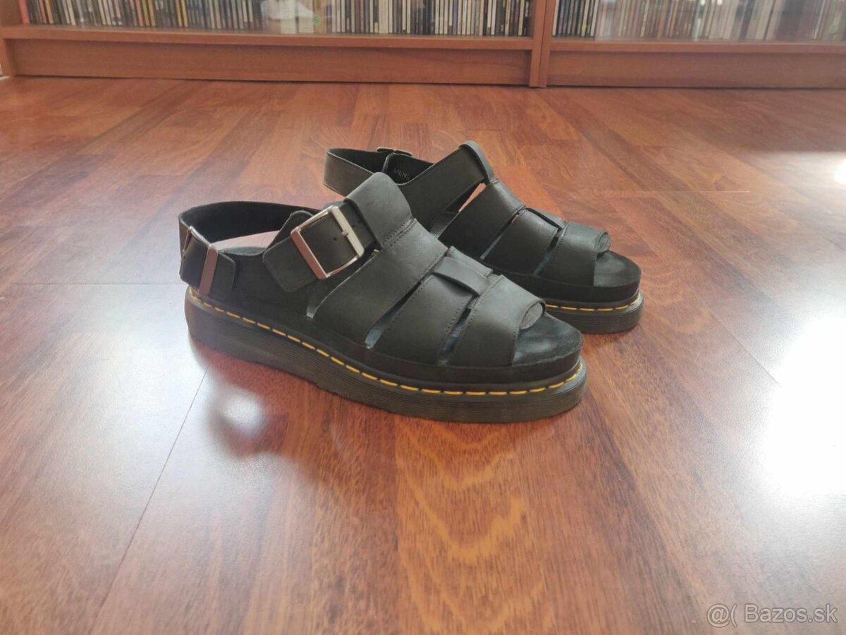 sandály Dr. Martens , velikost EU 43 (UK 9, US 10)