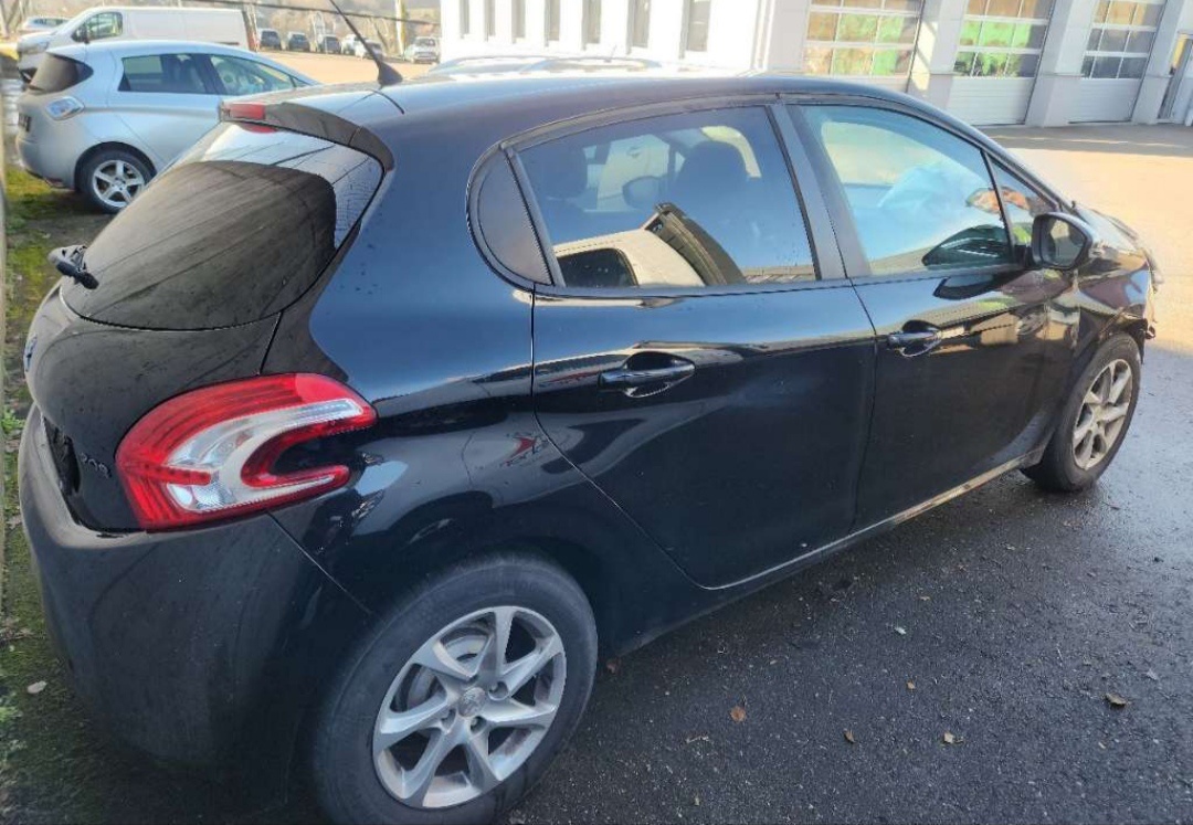 Peugeot 208 1.2 Vti HM01