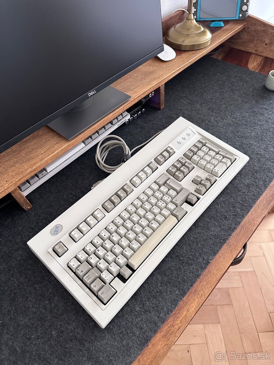 Klávesnica IBM model M