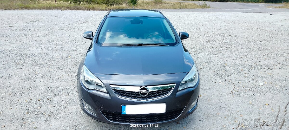 Opel Astra J 1.6 benzín 85 kw