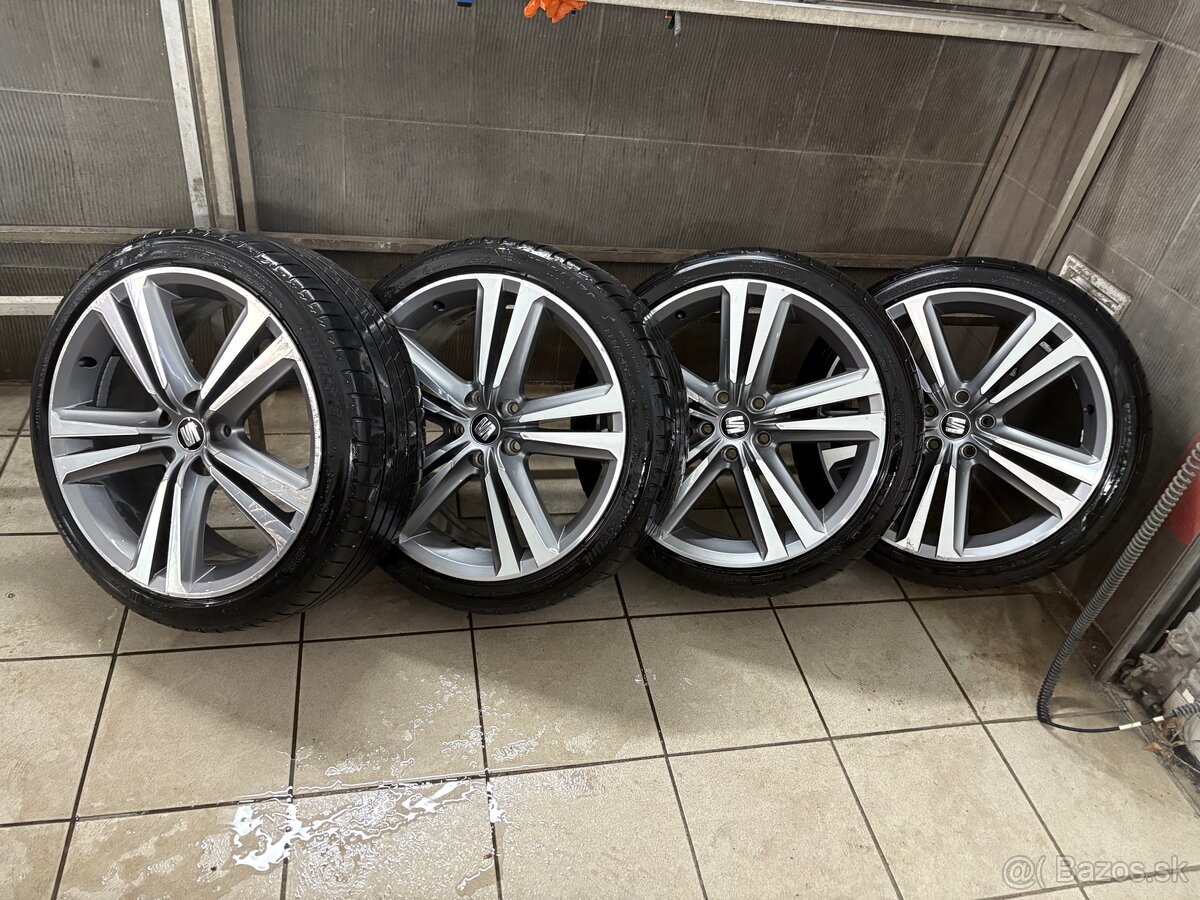 225/40 R19 5x112 Seat