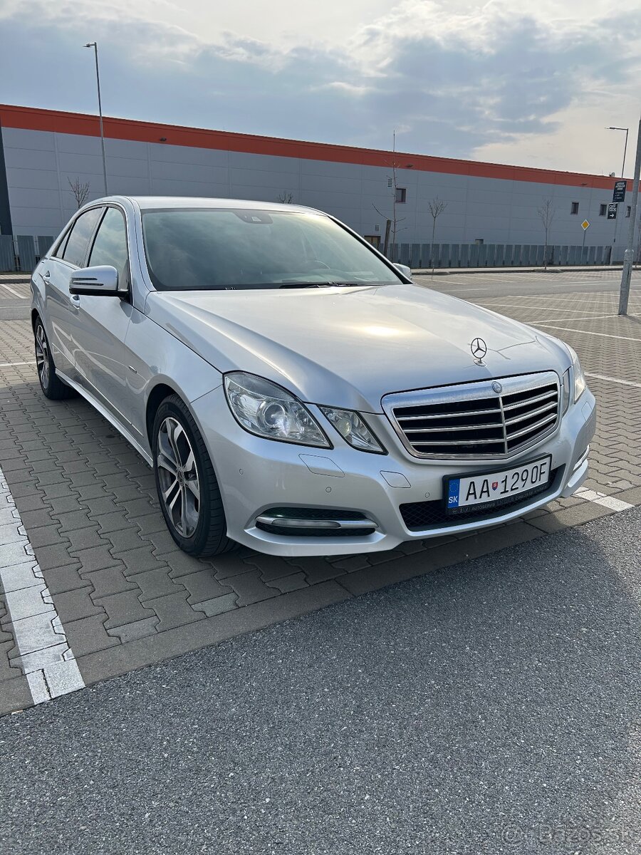 Mercedes-Benz E220 CDI Blue Avantgarde A/T