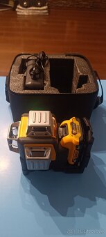 Predám Laser dewalt - 10