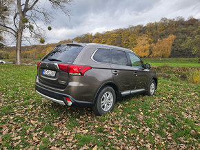 Mitsubishi Outlander 2.0 benzín - 10