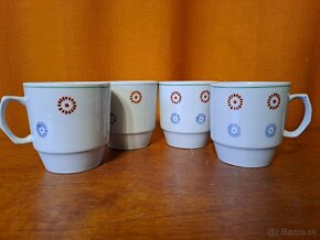 4x Retro porcelánové hrnečky, značeno DPRK - 10