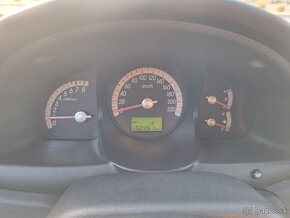 Predám Kia Sportage len 151tis km 2,0 benzín - 10