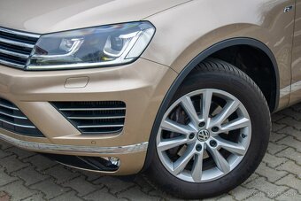 Volkswagen Touareg II 3.0 V6 TDI BMT 4MOTION//AJ NA SPLÁTKY - 10