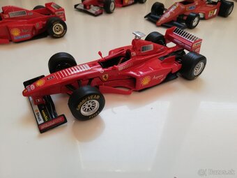 1:24 Bburago 6ks  Formula 1 FERRARI - 10