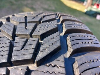 215/60 r17 zimne pneumatiky - 10