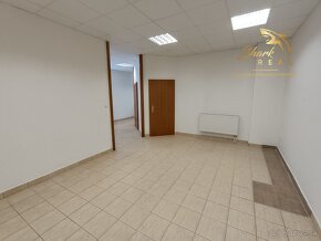 Administratívno-apartmánová budova - 10