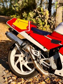 Honda VFR400R 88 - 10