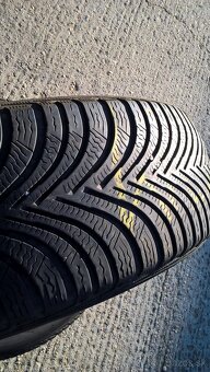 4 ks ZIMNÉ 215/65 R17 99H CONTINENTAL cca 5-6 mm DOT 4218 - 10