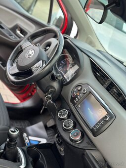 Toyota Yaris 1,0 VVT-I - 10