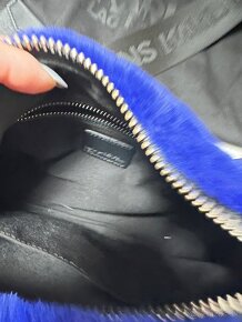 Plyšová crossbody kráľovská modrá KL originál - 10