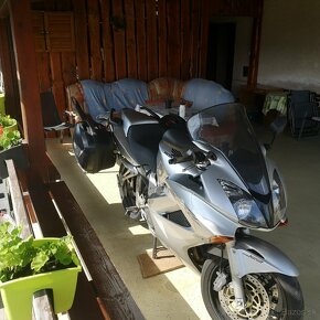 Honda VFR800 - 10