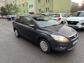 Ford Focus 2010 kombi 1.6 benzín - 10