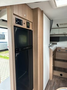 Plne vybavený 5-miestny autokaravan CARADO T447 2023 - 10