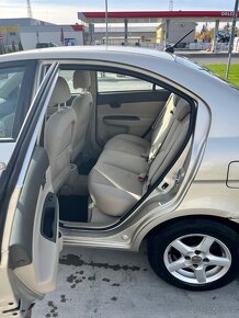 Predám Hyundai Accent 1.5 CRDi - 10