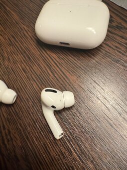 Apple airpods pro 1 generacia - 10