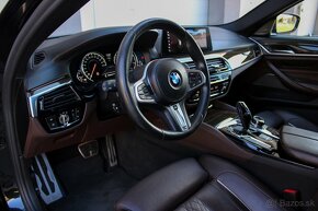 BMW Rad 5 Touring 540d xDrive A/T, Nadšdartná výbava - 10