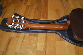 predam - krasna gitara YAMAHA G-40 - 10