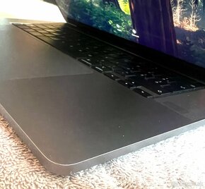 MacBook Pro 16” , Intel Core i7 - 10