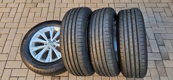 Volkswagen 215/65 R17, snímače tlaku, krytky, komplet sada - 10