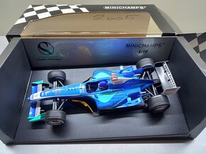 F1 SAUBER PETRONAS SHOWCAR 2005 VILLENEUVE MINICHAMPS 1:18 - 10