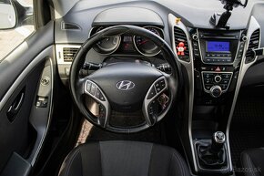 Hyundai i30 1.6 CRDi DOHC 16V YES - 10