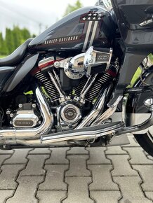 Harley Davidson Road Glide 117 CVO - 10