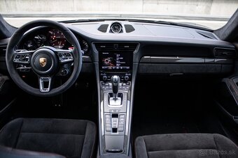 Porsche 911 Carrera GTS Coupé - 10