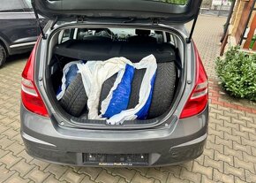 Hyundai i30 1,6 CW CRDi klima sada kol nafta manuál 66 kw - 10