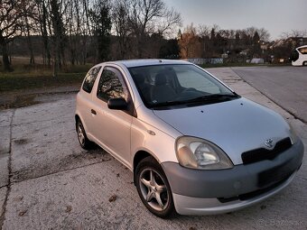 Toyota Yaris 1999 1.0 - 10