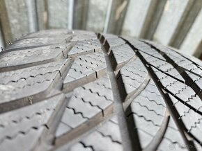 2 ks špičkové zimné pneu Bridgestone - 225/50 r17 98H - 10