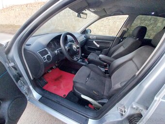 Predam volkswagen golf 4 1.9tdi 85kw MT6 nova stk ek 02/27 - 10