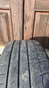 225/40 R18 - 10