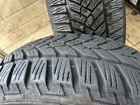 215/55R17 zimne - 10