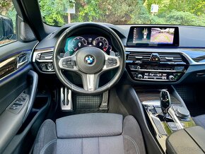 BMW 530d xDrive M-Paket r.2019 - 10