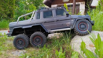 RC traxxas 6x6 - 10