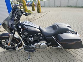 Harley Davidson Street Glide Special - 10