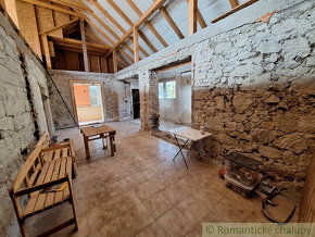 Priestranný dom v rekonštrukcii v krásnej dedinke Kamenica - 10