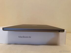 MacBook Air 15 8/256GB grey 100% stav - 10