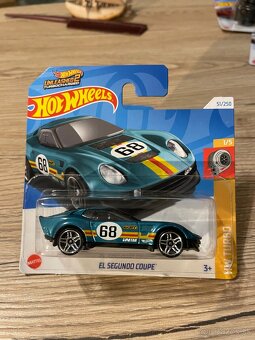 Hot Wheels - 10