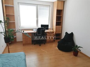 Pekne zrekonštruovaný 3.izb.byt s loggiou (80 m2) s... - 10