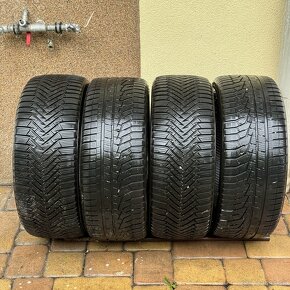 Zimné pneumatiky Hankook 235/45 R18 - 10