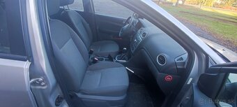 Ford Focus Combi 1.6i benzin - 10