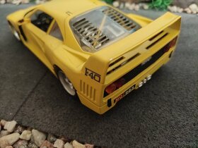 Prodám model 1:18 Ferrari F40 - 10