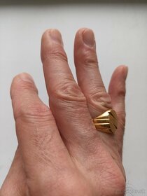elegantný pánsky zlatý prsteň,21K, 9,7g,veľkosť 10,5(20,2mm) - 10
